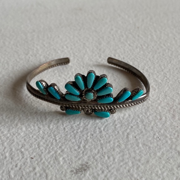 VINTAGE | Zuni Turquoise Cuff - Picture 2 of 5